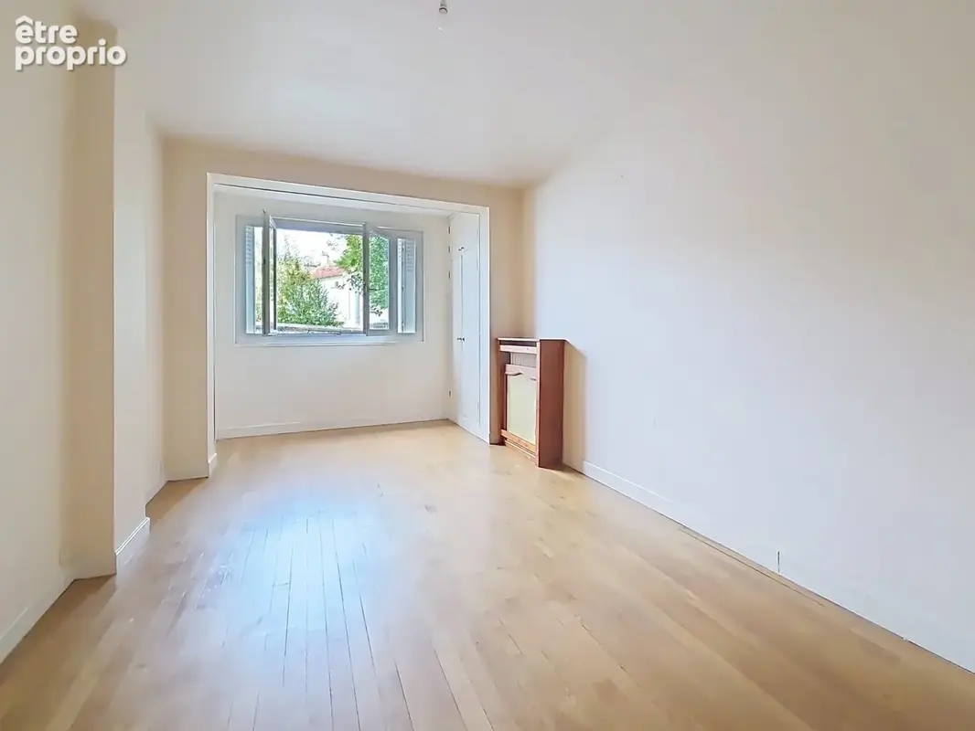 Appartement 3 pièces 80 m² à vendre à Garches (92380) - photo 4