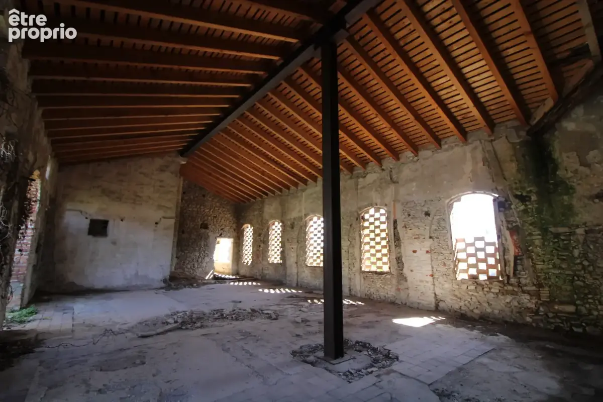 Mas de 2500 m2 sur 26 hectares. - photo 10