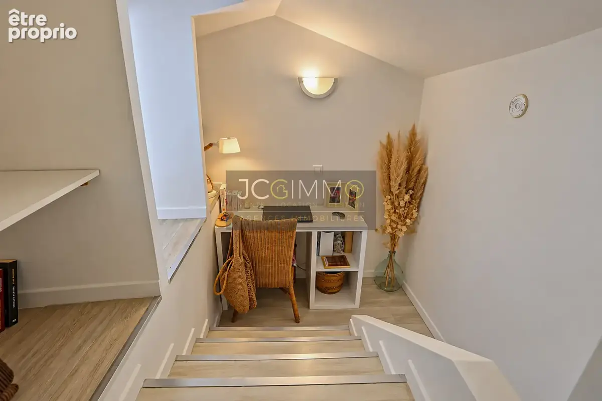 Appartement T2 de 32,78m2 loi carrez entièrement rénové avec terrasse tropézienne ! - photo 10