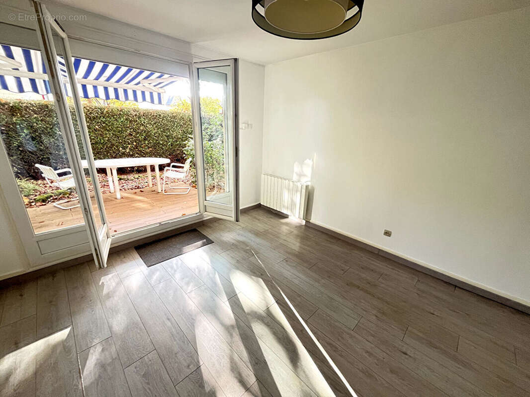 Appartement à MONTIGNY-LE-BRETONNEUX