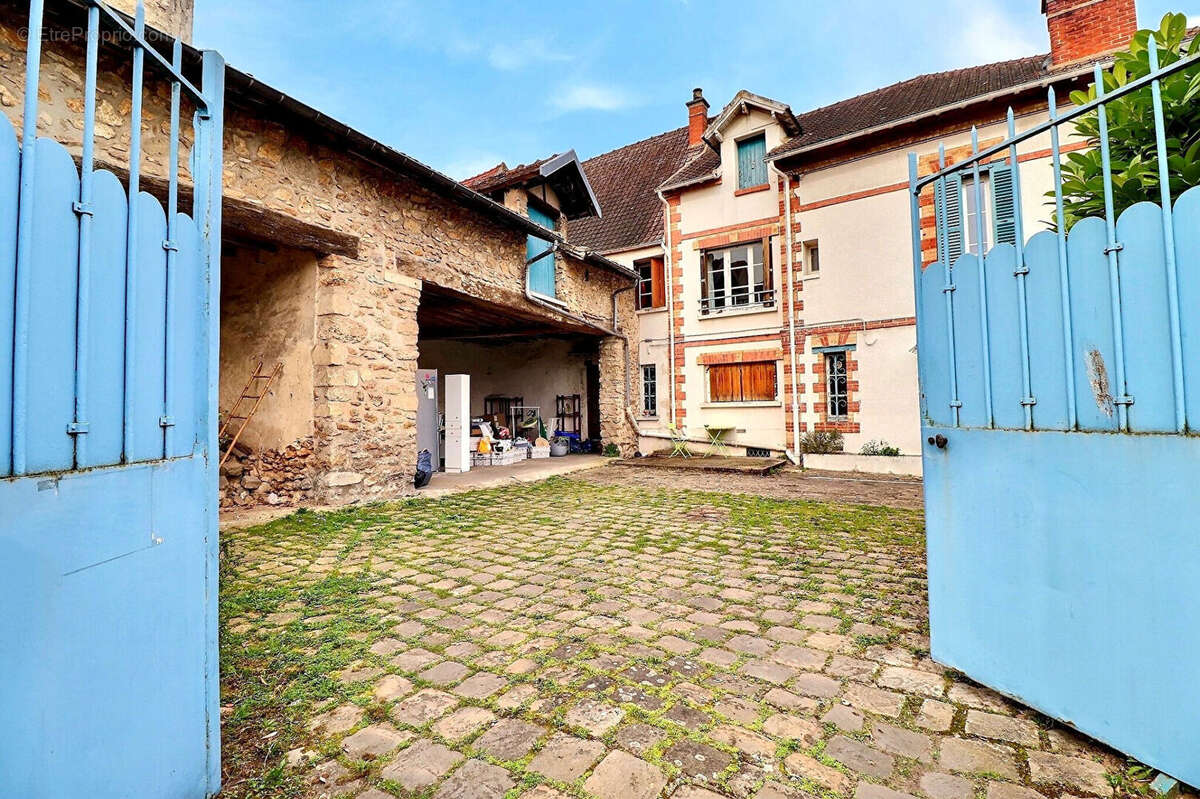 Maison à MAREIL-MARLY