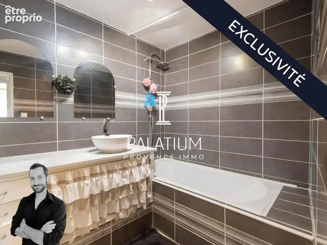 Maison Plain-Pied avec Piscine et Jardin - Potentiel unique ( T4 + T2 ) - photo 19