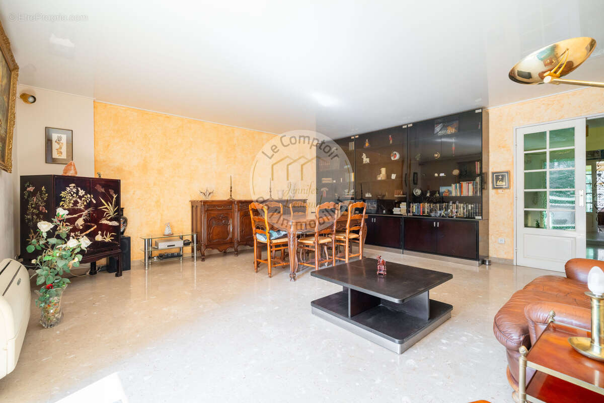 Appartement à MARSEILLE-9E