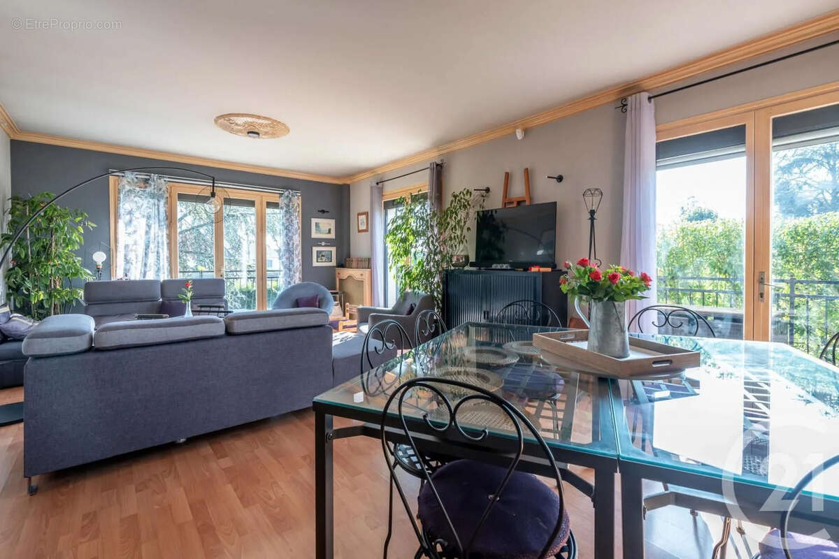 Maison 137 m² à Coubron  - photo 3