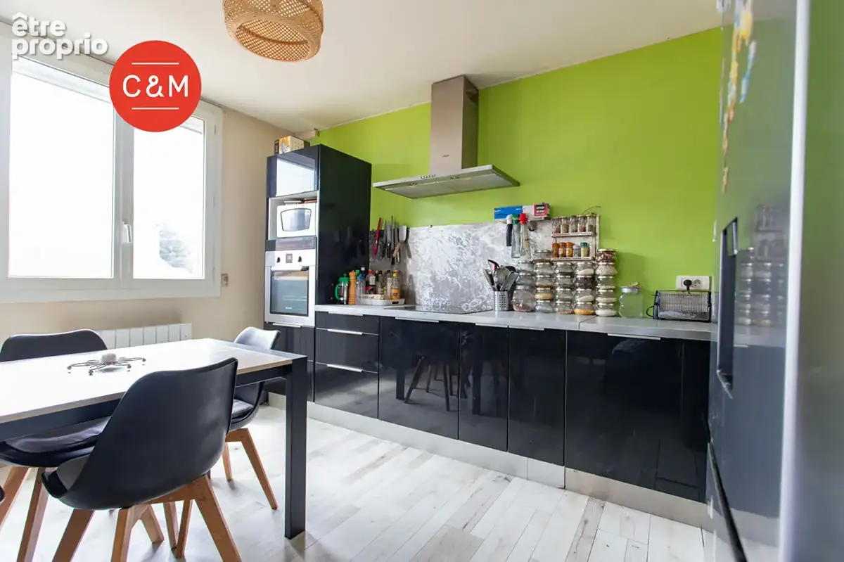 REZE BALINIERE - Maison divisée en trois logements - photo 5