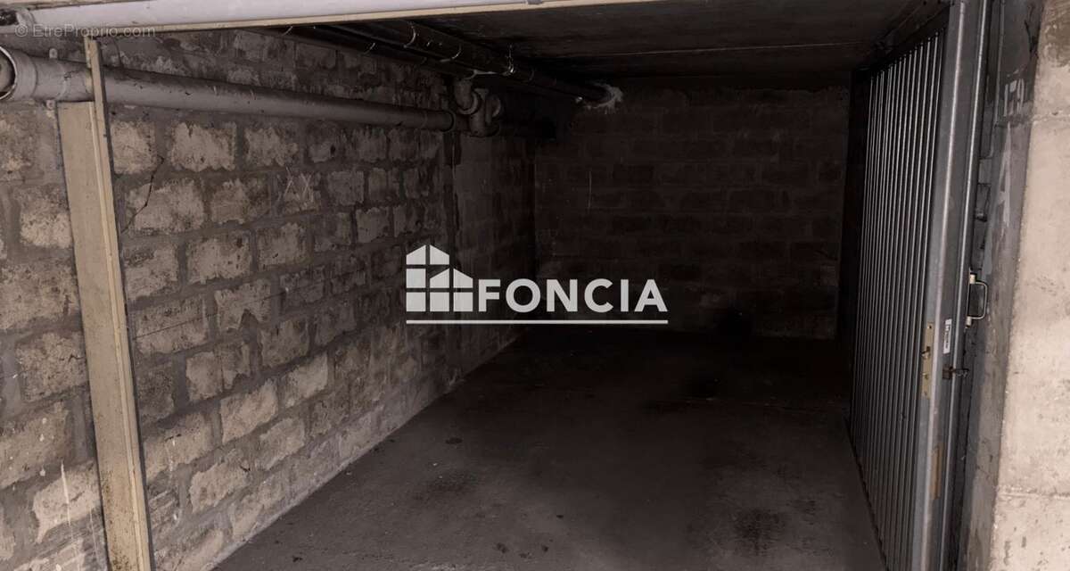 Parking à VERSAILLES