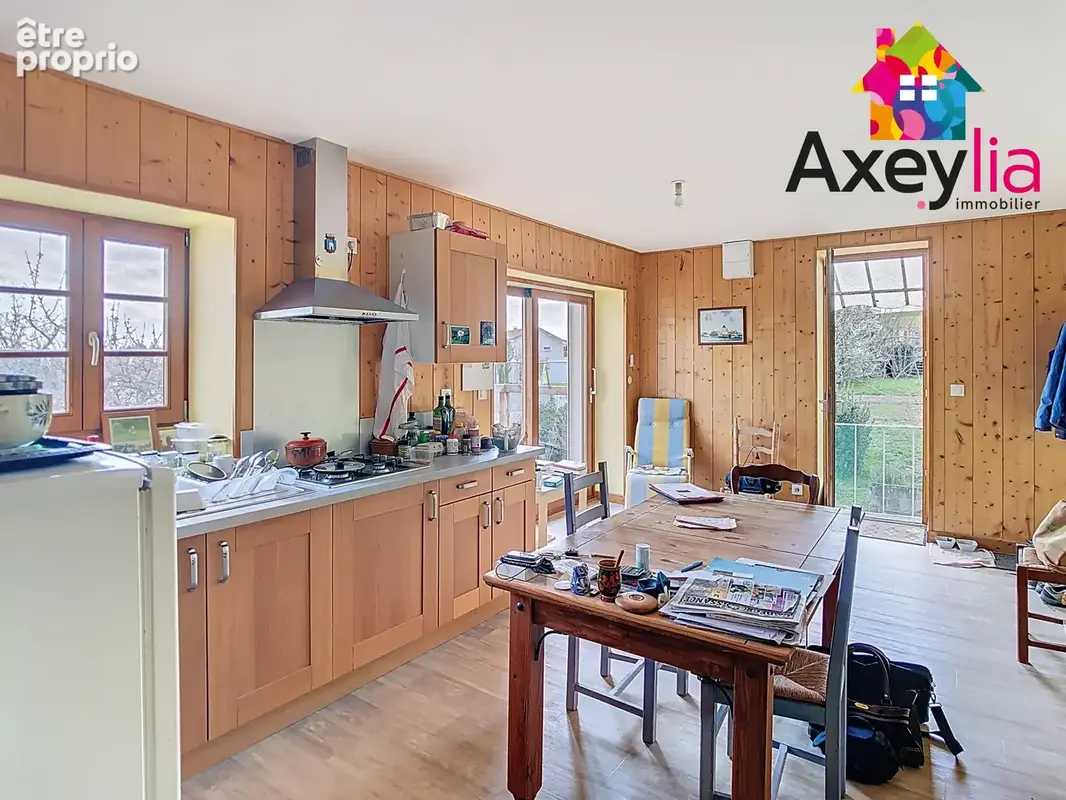 A vendre - st-alban-les-eaux - propriete avec maisons et apparts sur 6621 m2 terrain - photo 7