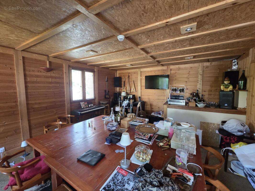 Commerce à LA GRAVE