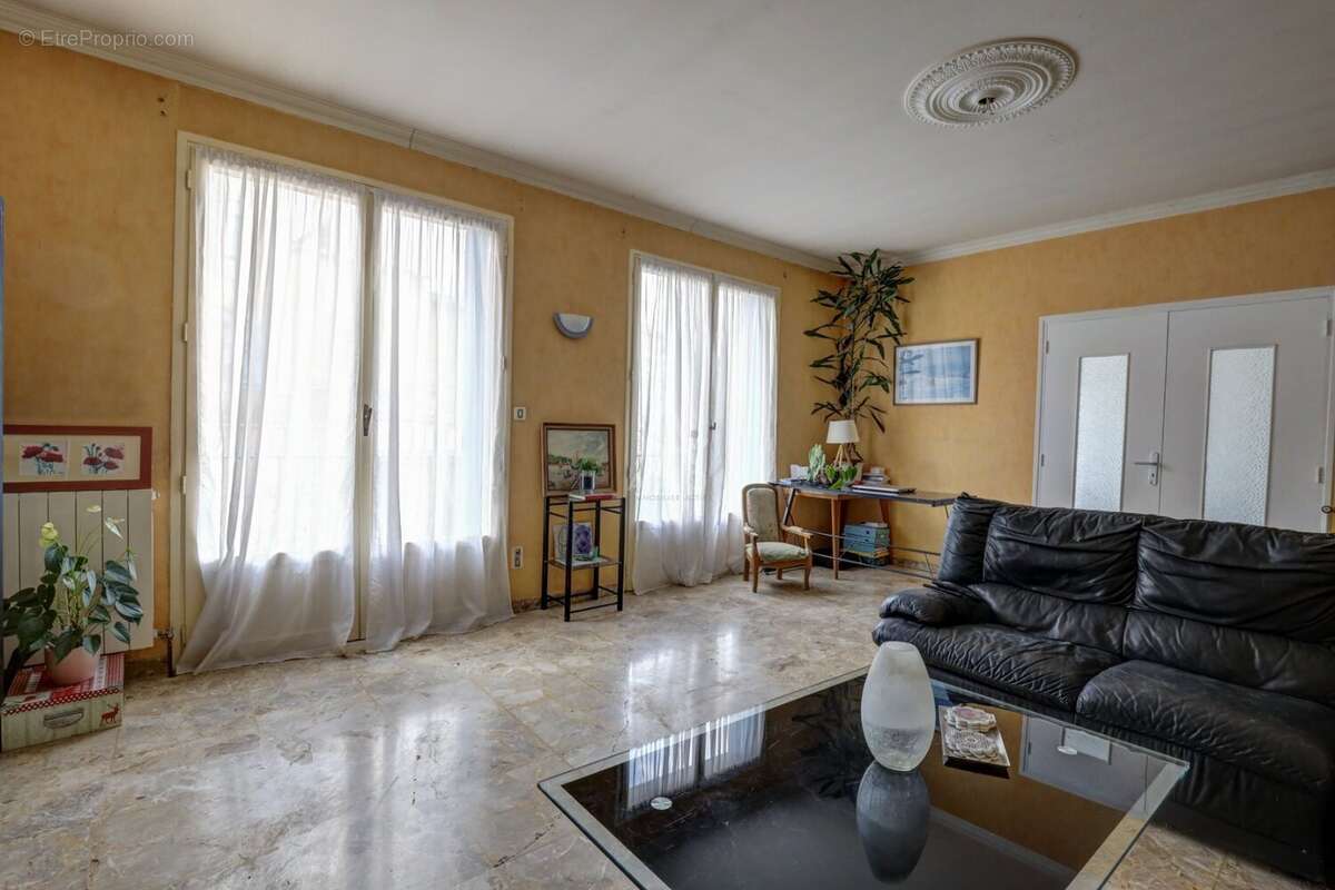 Maison à BRUGUIERES