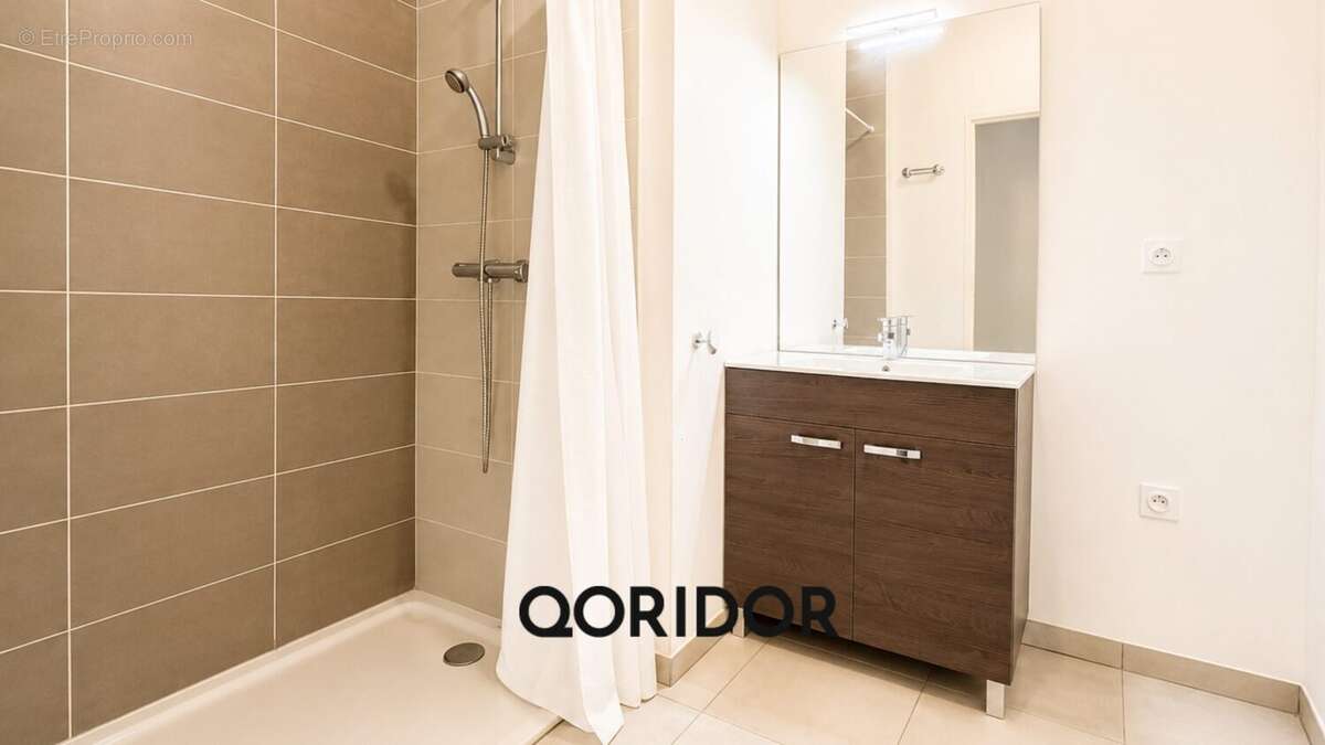 Appartement à DECINES-CHARPIEU