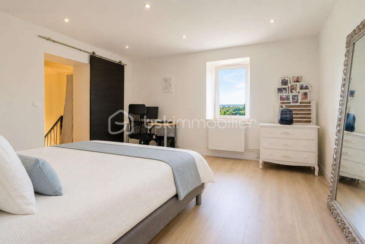 Appartement à PRINGY