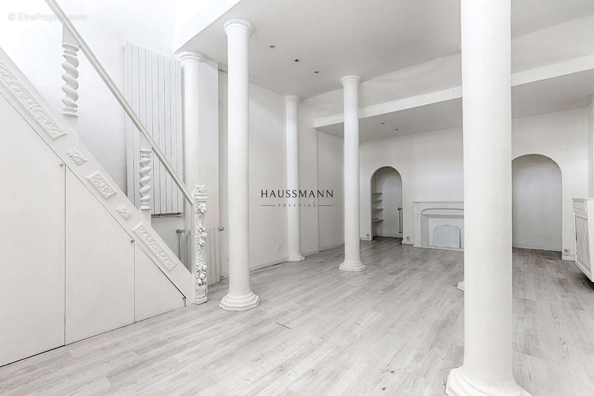 Maison à PARIS-8E