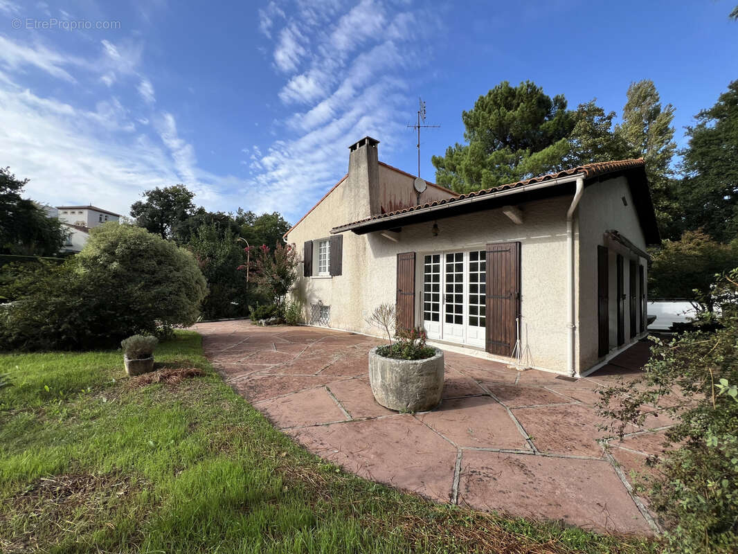 Maison à VAUX-SUR-MER