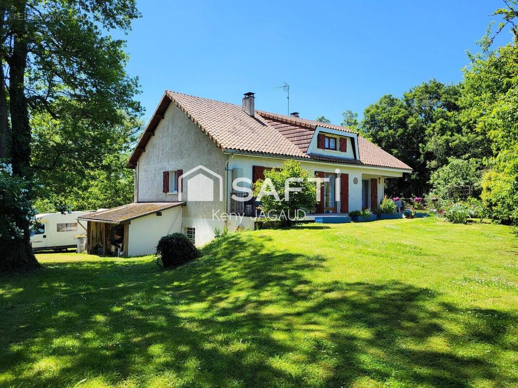 Photo 1 - Maison à BERUGES