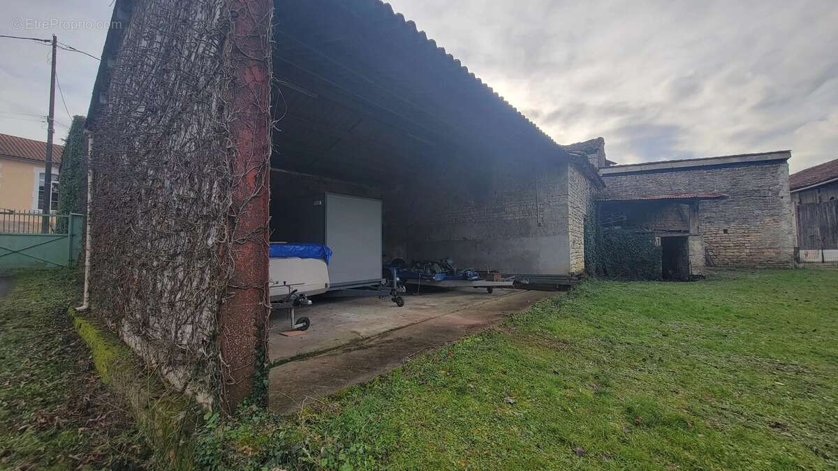 Maison de village à rénover avec dépendances - photo 17
