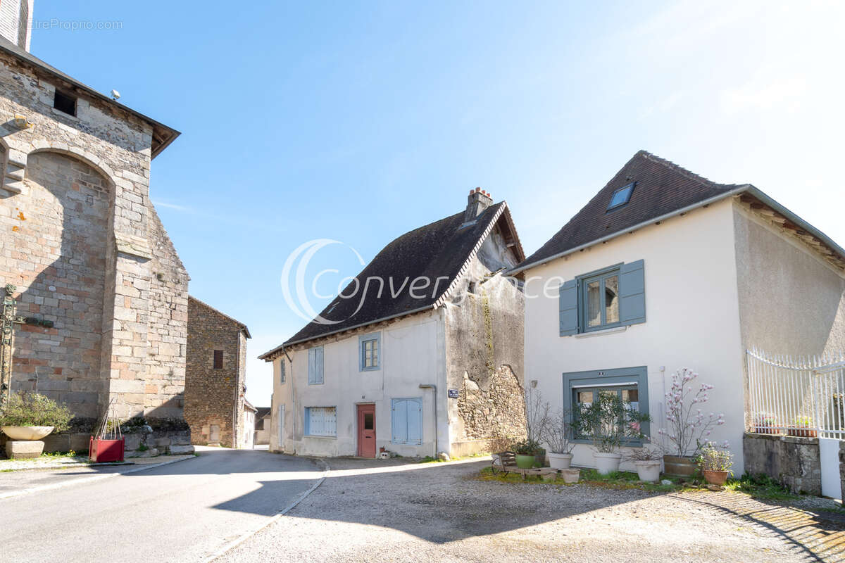 Maison à SAINT-GERMAIN-LES-BELLES