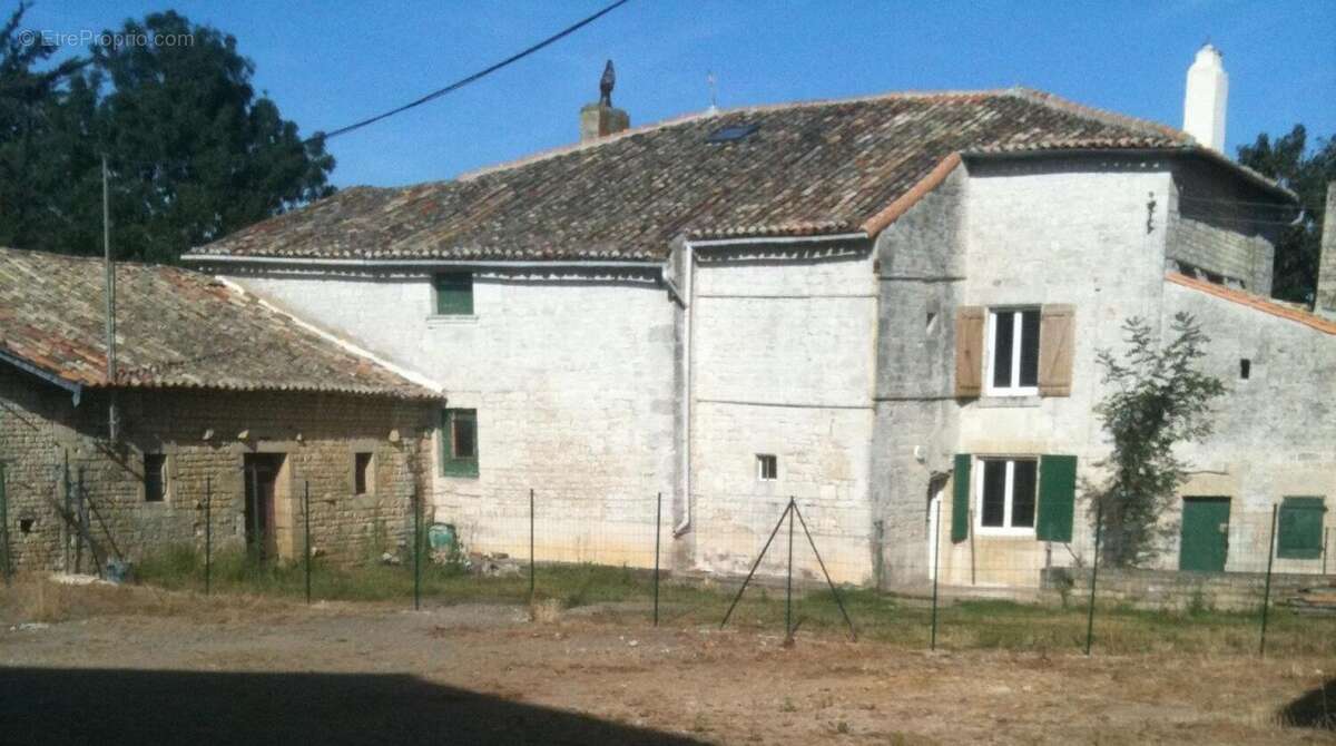 Photo 2 - Maison à SAINT-GELAIS