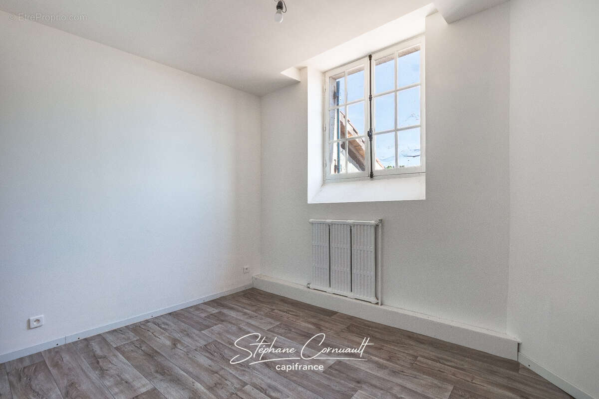 Maison en pierre de 147m² à la campagne - photo 9