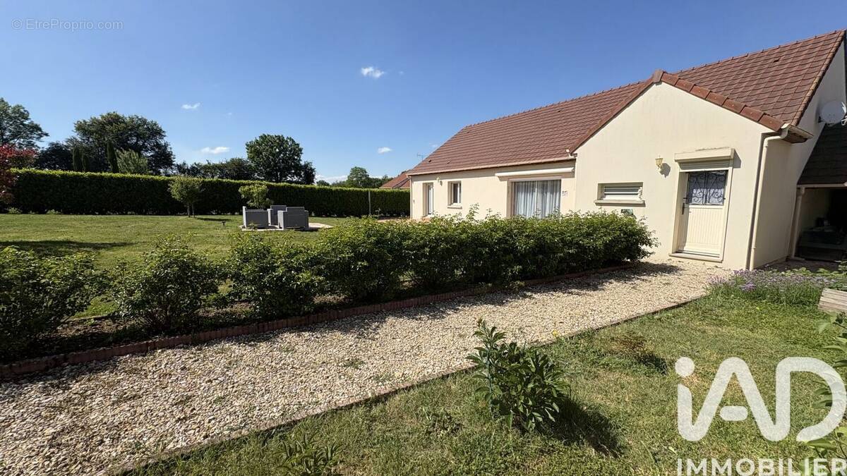 Photo 1 - Maison à DOMATS