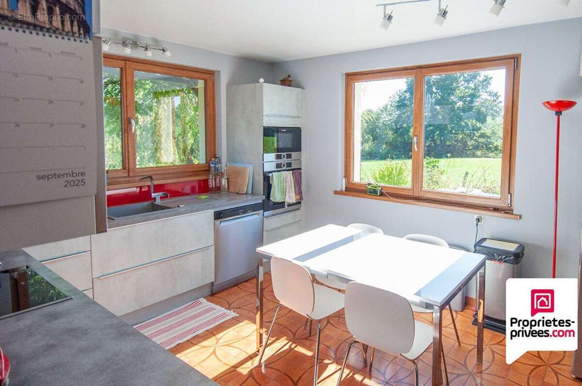 Maison à ROCHES-LES-BLAMONT