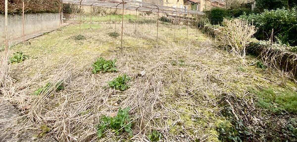 Maison à SEISSAN