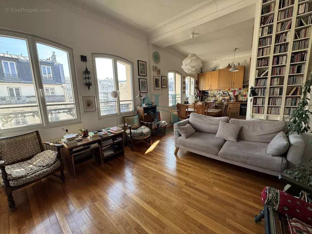 Appartement à PARIS-10E