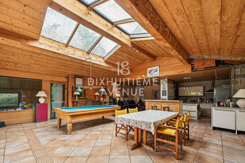 Maison Pithiviers 10 pièces de 260 m² + dépendance 170 m² - photo 6