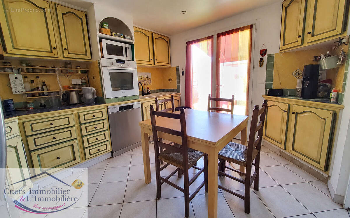 Cuers, villa t6 de 119m2 + garage sur terrain de 496m2 - photo 10
