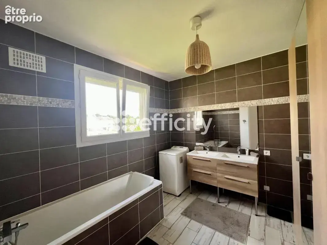 Maison 133 m² à Chambray-Les-Tours  - photo 11