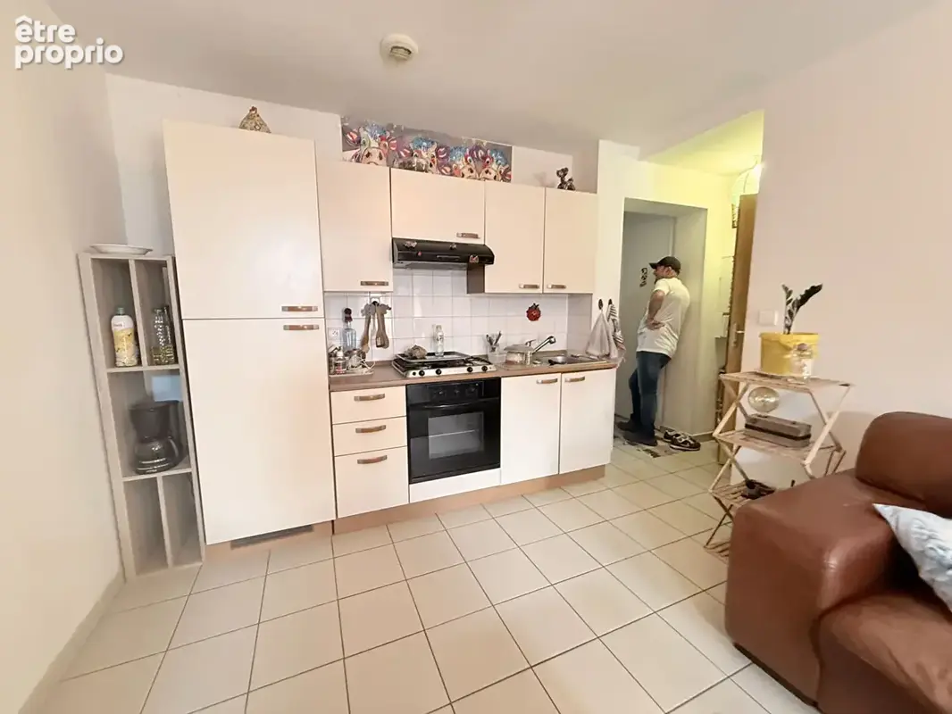 BOURGES/ASNIERES  Immeuble de 6 appartements et 6 parkings. - photo 7