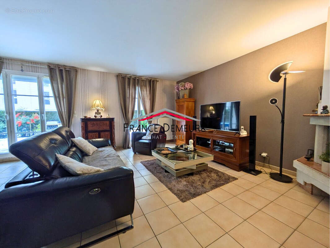 Maison à LE PLESSIS-BOUCHARD