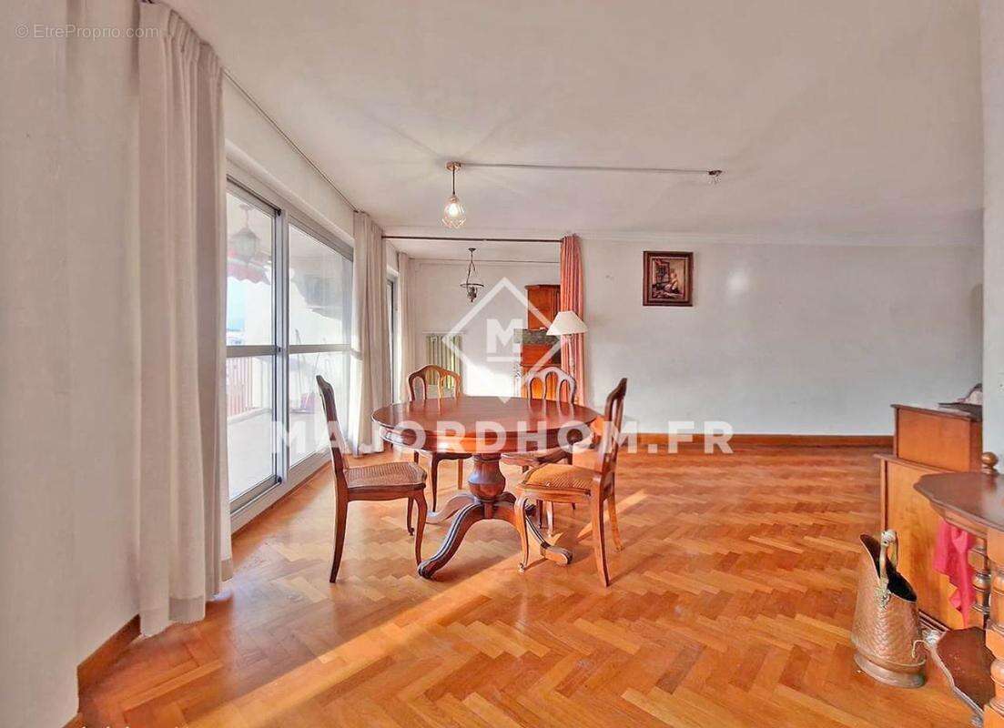 Appartement à MARSEILLE-5E