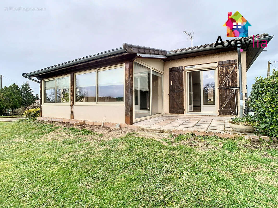 Maison à SAINT-ROMAIN-LA-MOTTE