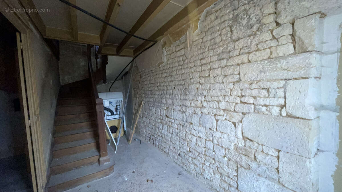 Maison à MAGNE