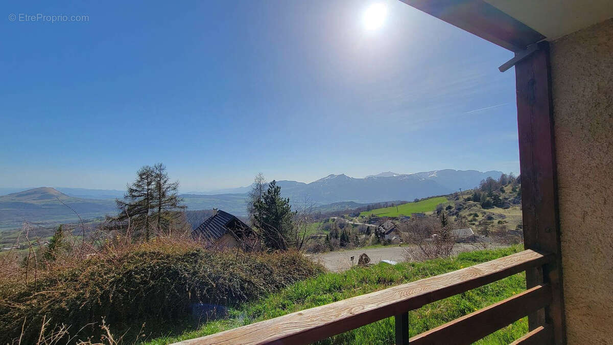 Appartement à SAINT-MICHEL-DE-CHAILLOL