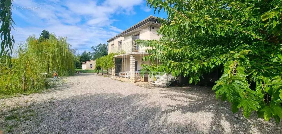 Maison 210 m² à Sorgues  - photo 3