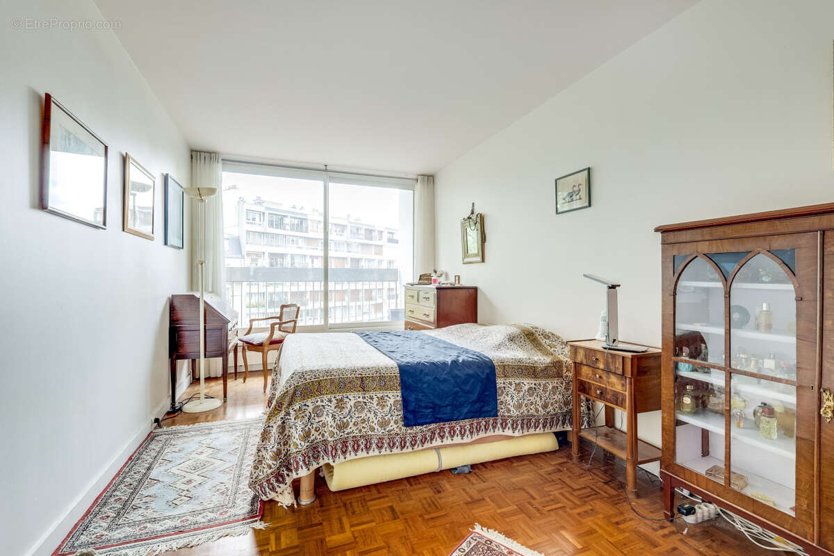 Appartement à PARIS-14E