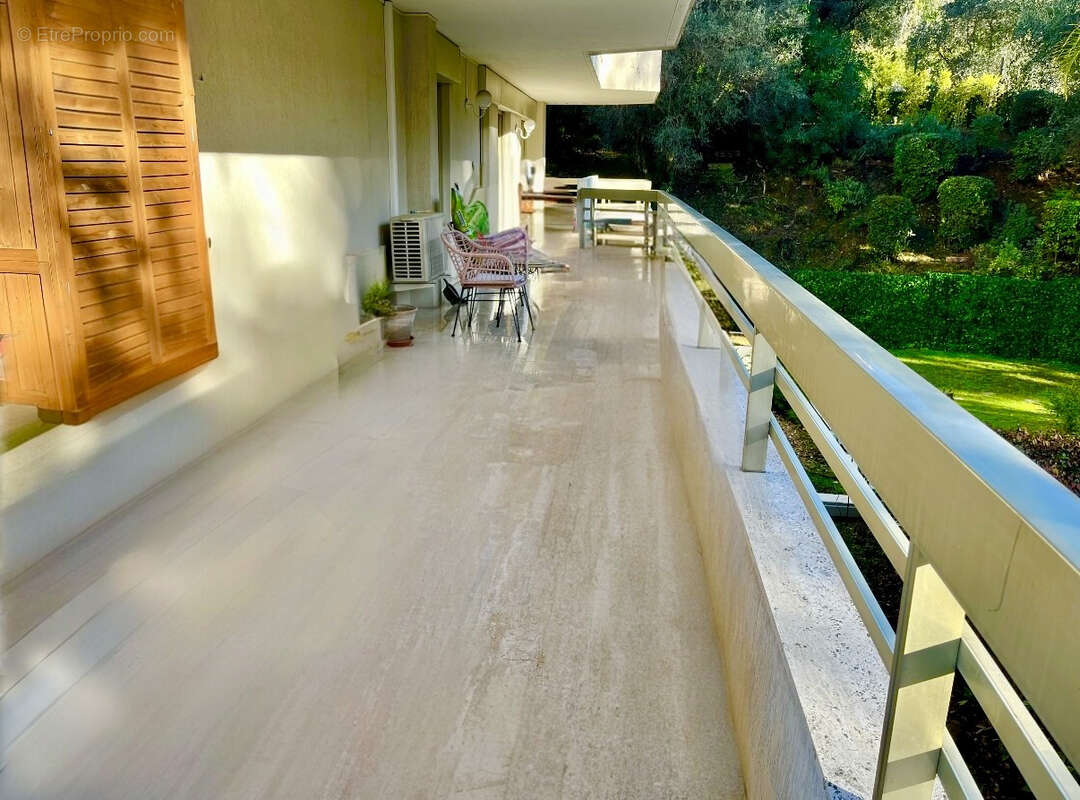 Appartement à LE CANNET