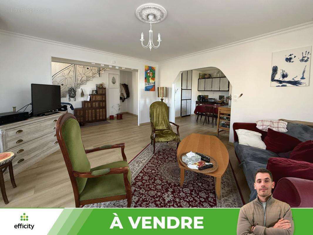 Maison à MOUSSAC