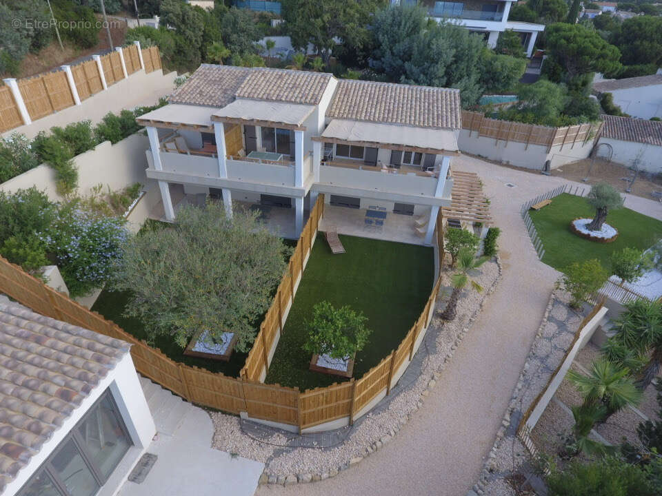 Maison à LES ISSAMBRES