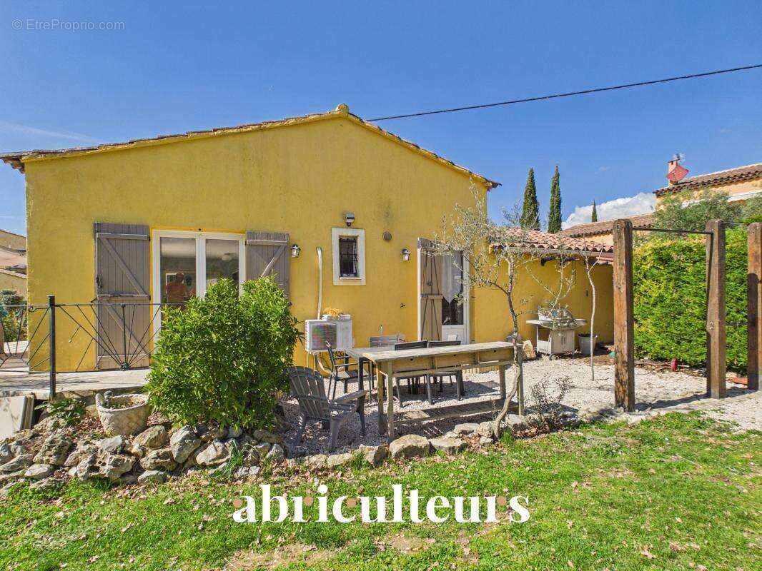 Maison à CALLIAN