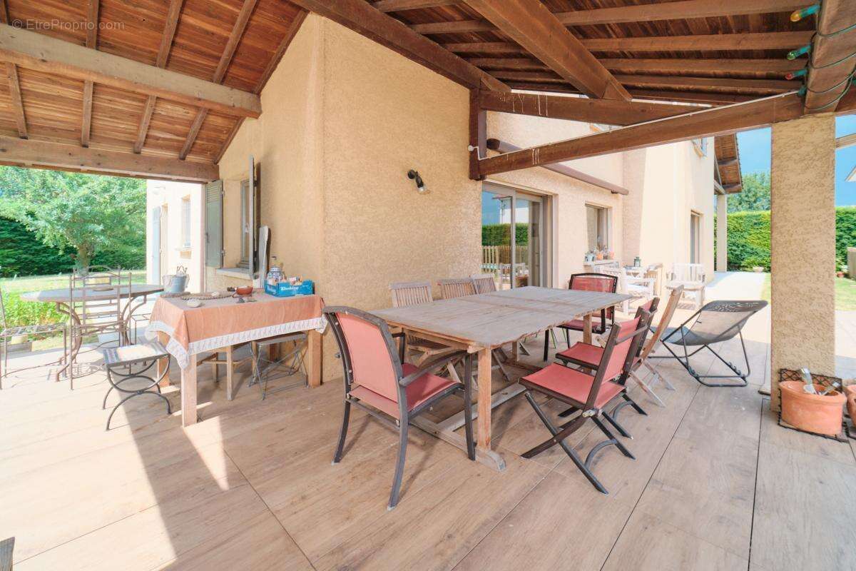 Maison à CHAVANOZ