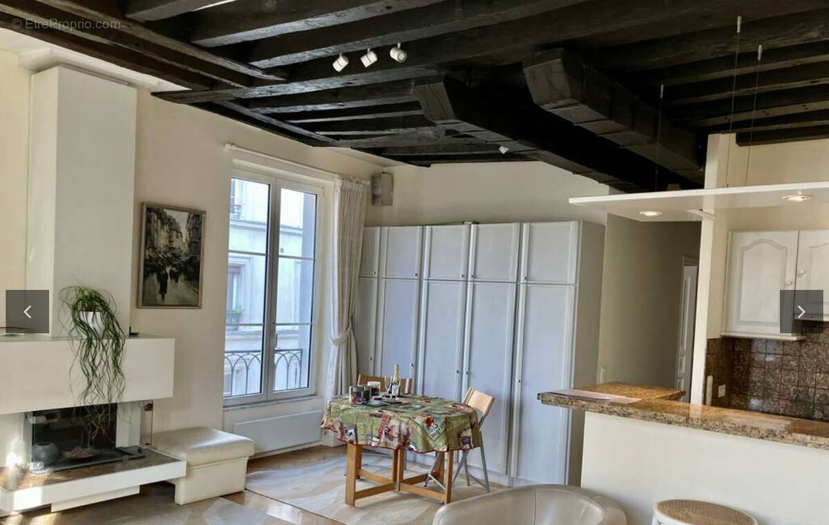 Appartement à PARIS-1E