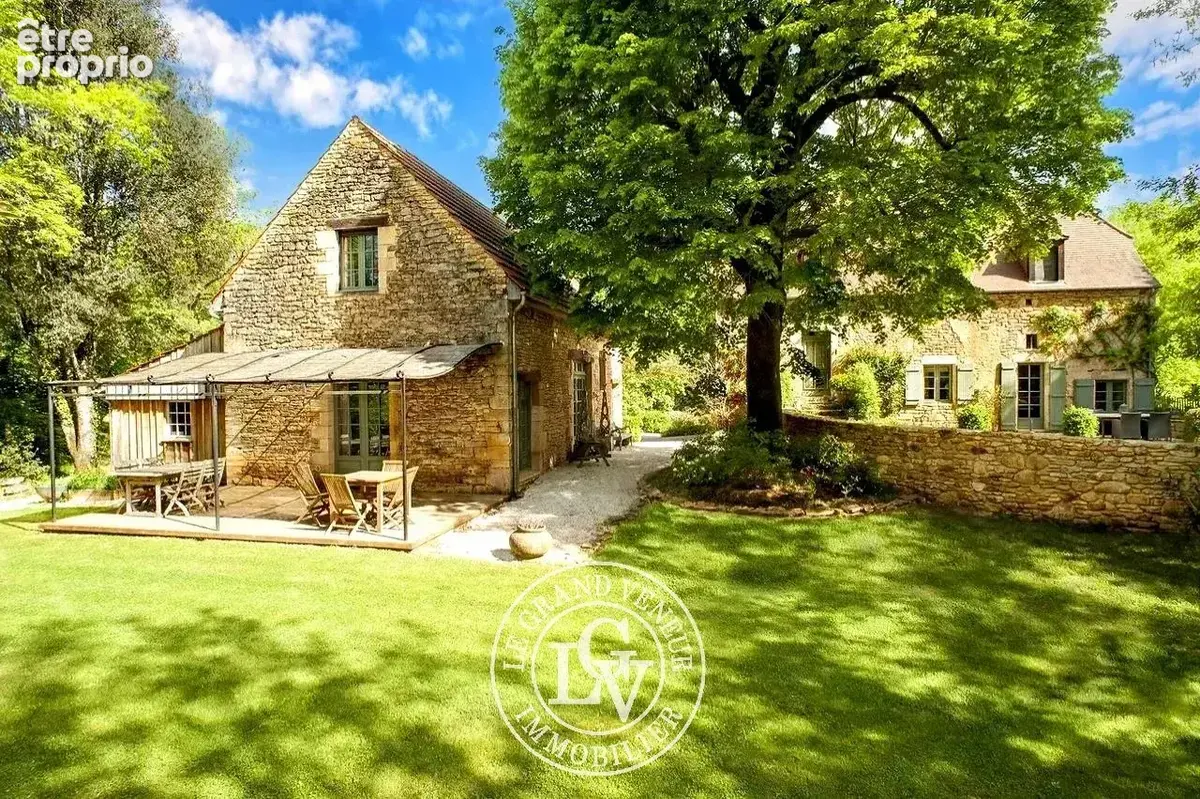Photo Maison à Sainte-Nathalene au prix de 1 490 000€