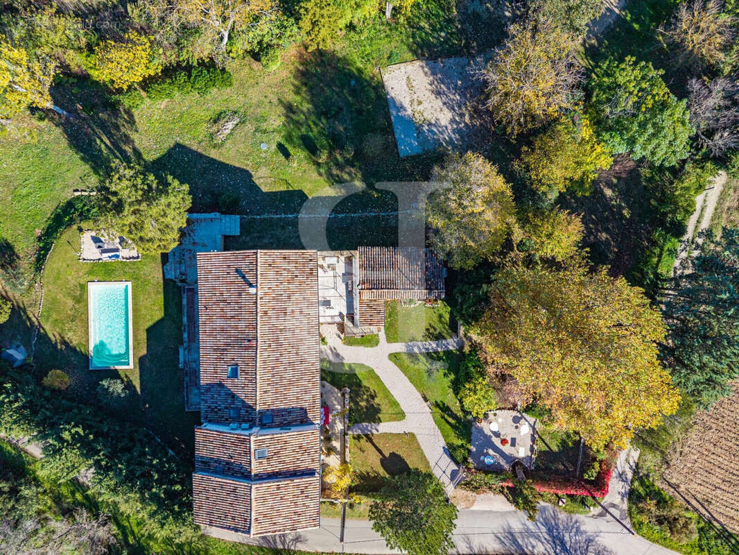 Maison à PERNES-LES-FONTAINES