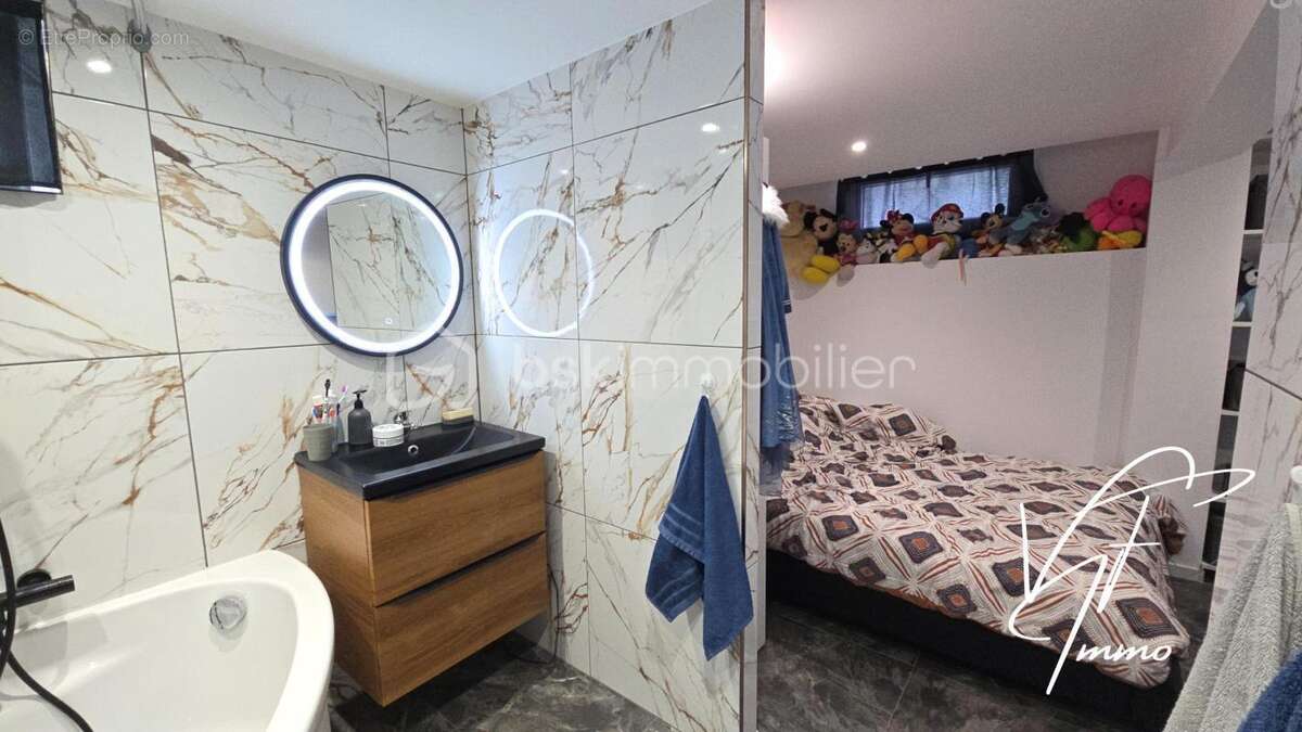 Maison à LE CASTELLET