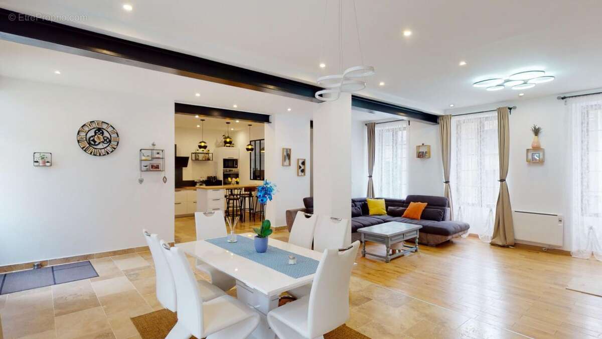 Maison à SAINT-SATUR