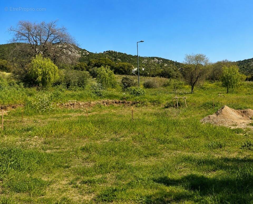 Terrain à HYERES