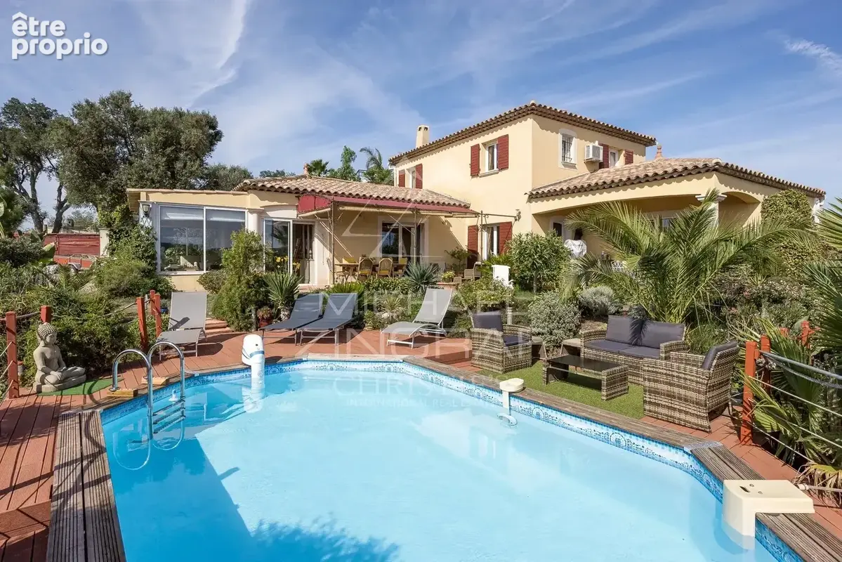 Maison à MANDELIEU-LA-NAPOULE