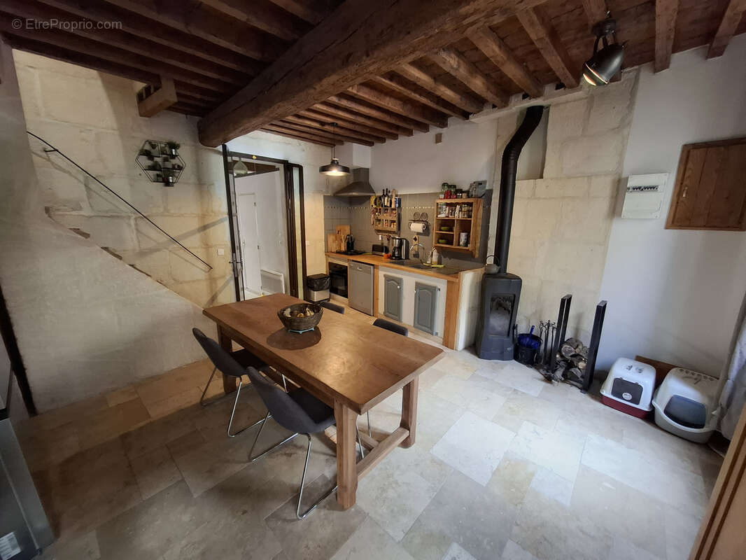 Maison à FONTVIEILLE